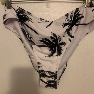 NWOT bikini high waist bottoms size Large